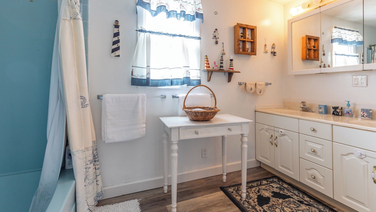 Photo of Bathroom in Holcomb
