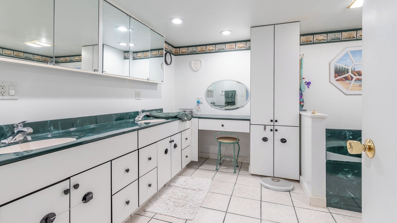 Photo of Bathroom in Holcomb
