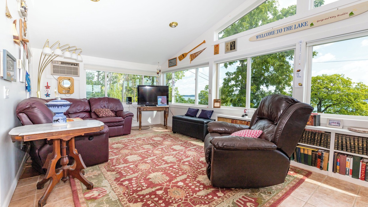 Photo of Livingroom in Holcomb