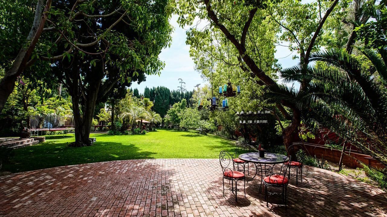 Photo of Outdoor in Greater Wilshire - Hancock Park