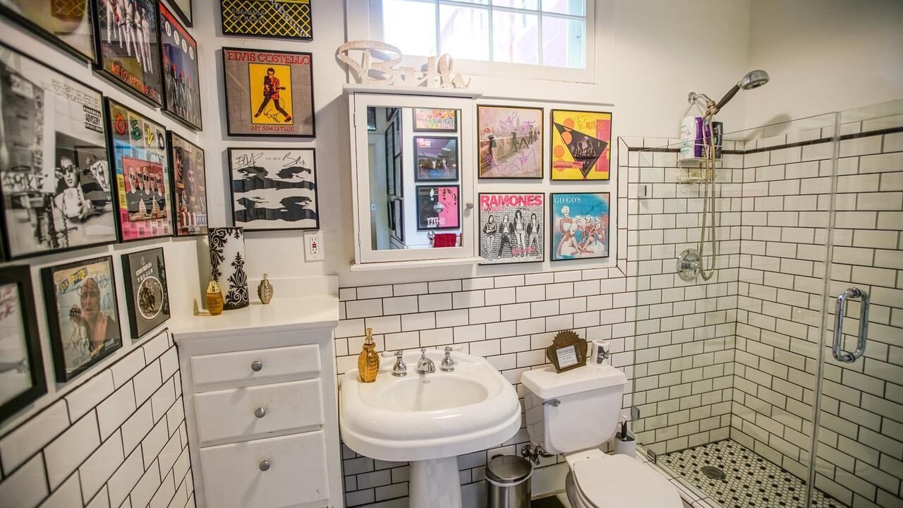 Photo of Bathroom in Greater Wilshire - Hancock Park