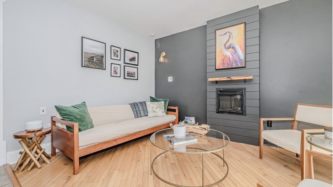 Photo of Livingroom in Burlington