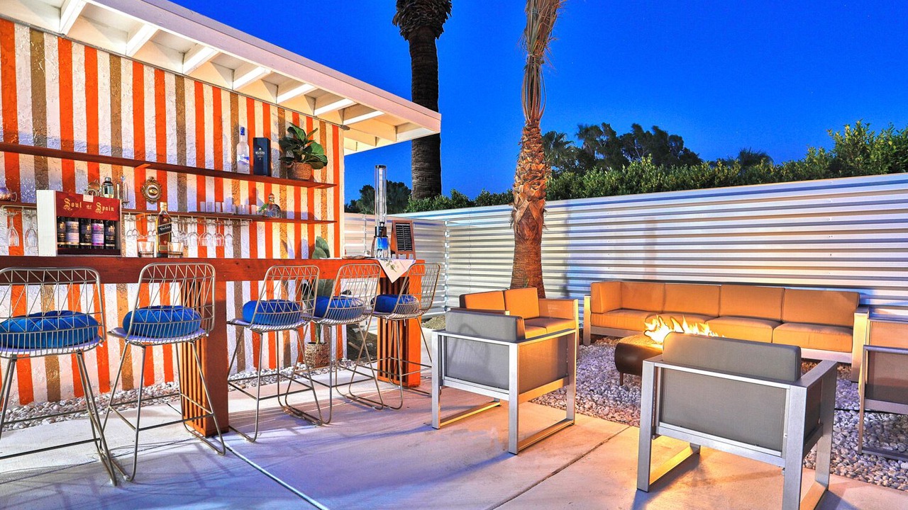 Photo of Outdoor in Racquet Club Estates
