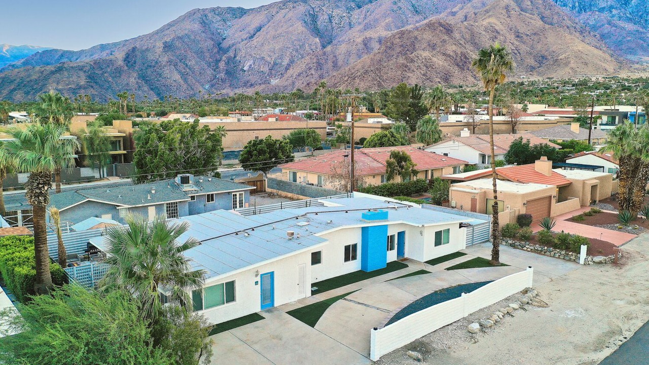 Photo of Outdoor in Racquet Club Estates