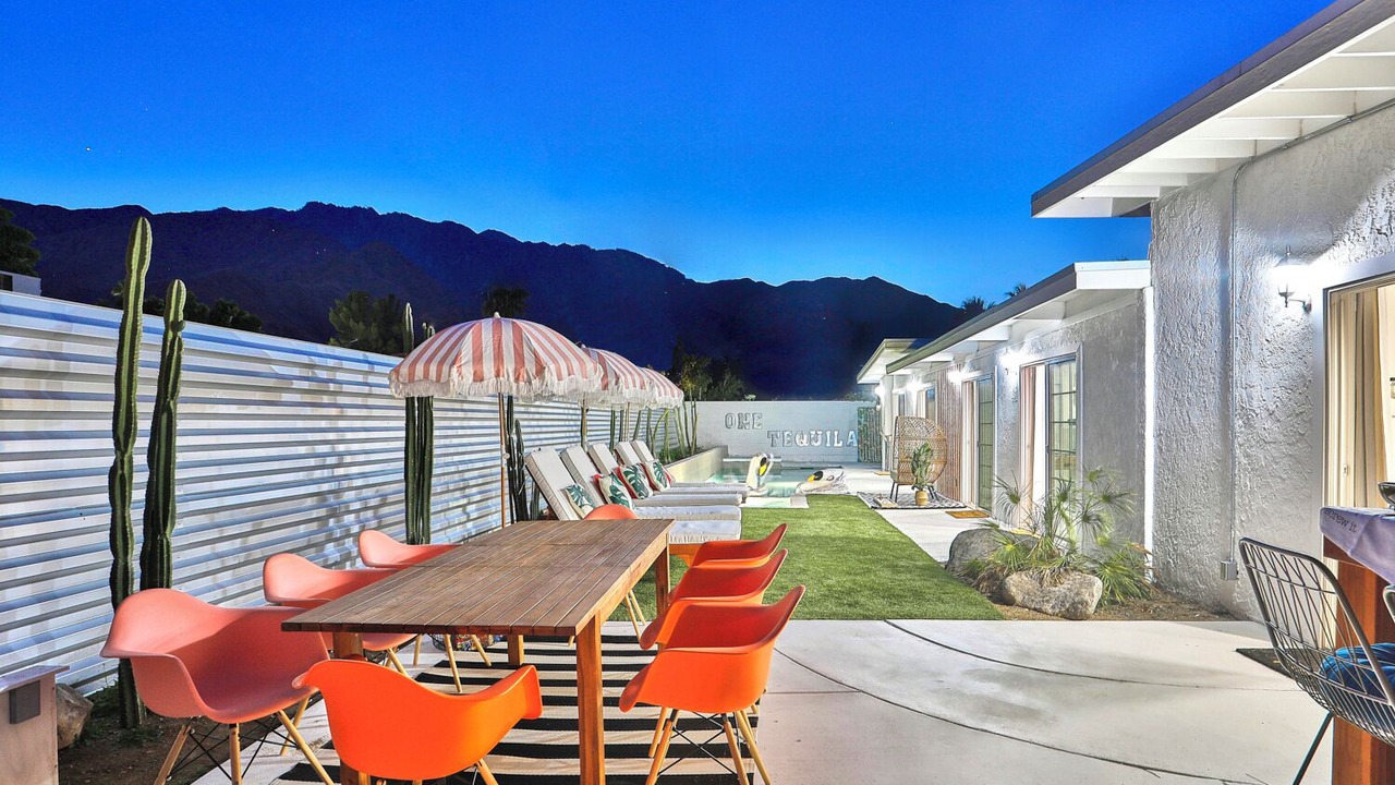 Photo of Outdoor in Racquet Club Estates