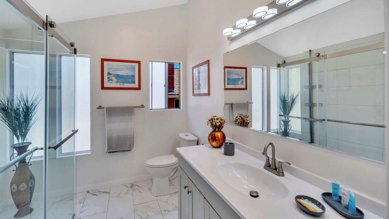 Photo of Bathroom in Ivey Ranch - Rancho Del Oro