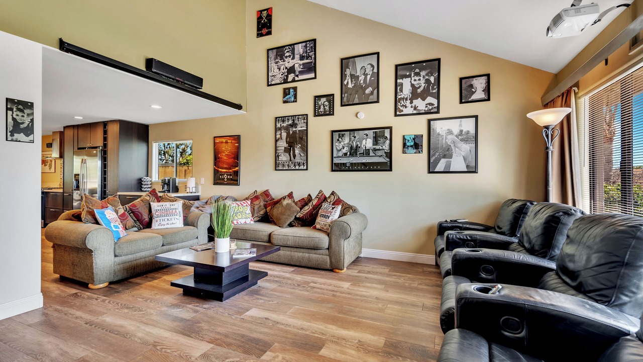 Photo of Livingroom in Ivey Ranch - Rancho Del Oro