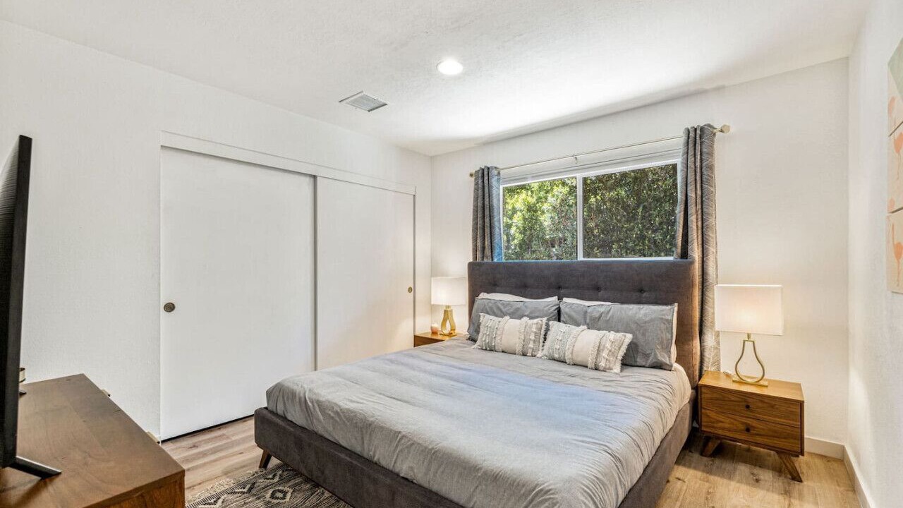 Photo of Bedroom in Desert Park Estates