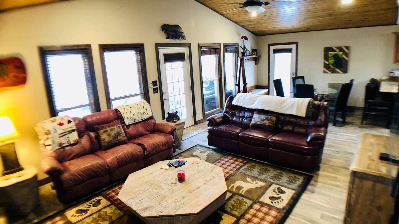 Photo of Livingroom in Charter Hills