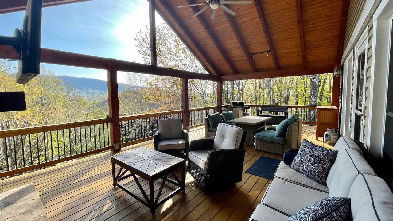 Photo of Livingroom in Charter Hills