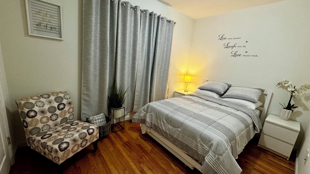 Photo of Bedroom in Elizabeth