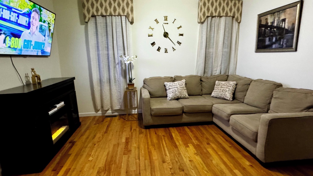 Photo of Livingroom in Elizabeth