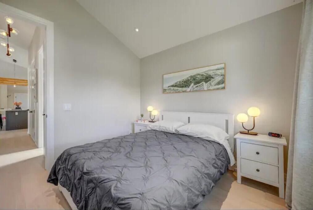 Photo of Bedroom in Lakeview
