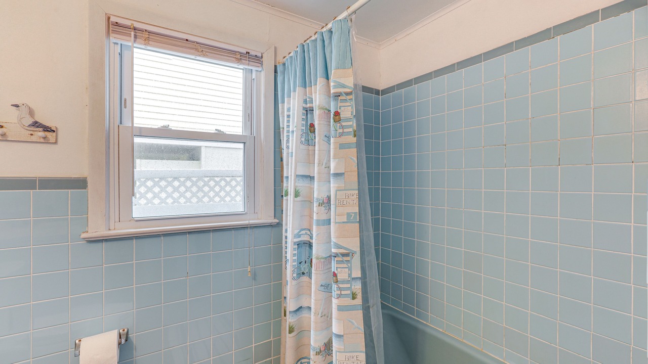 Photo of Bathroom in Beach Haven Gardens