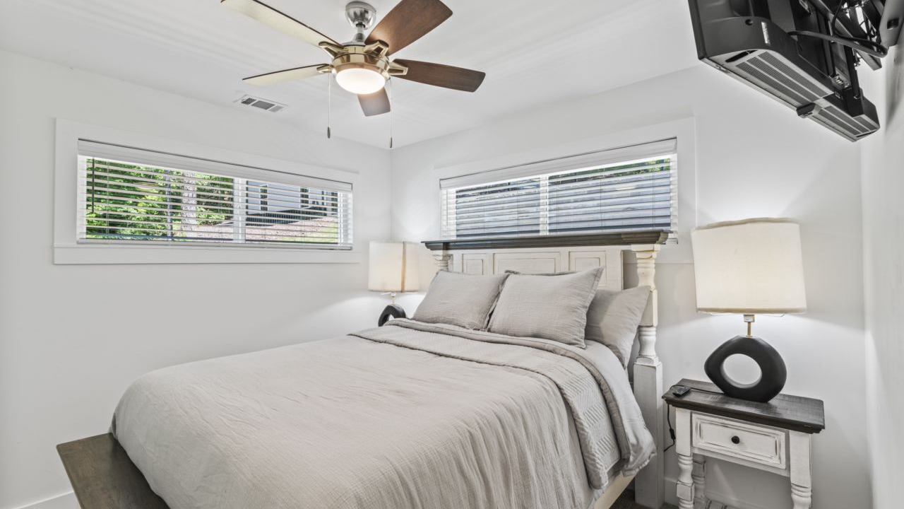 Photo of Bedroom in Talladega