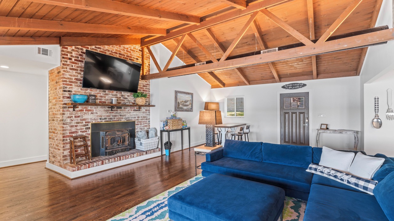 Photo of Livingroom in Talladega