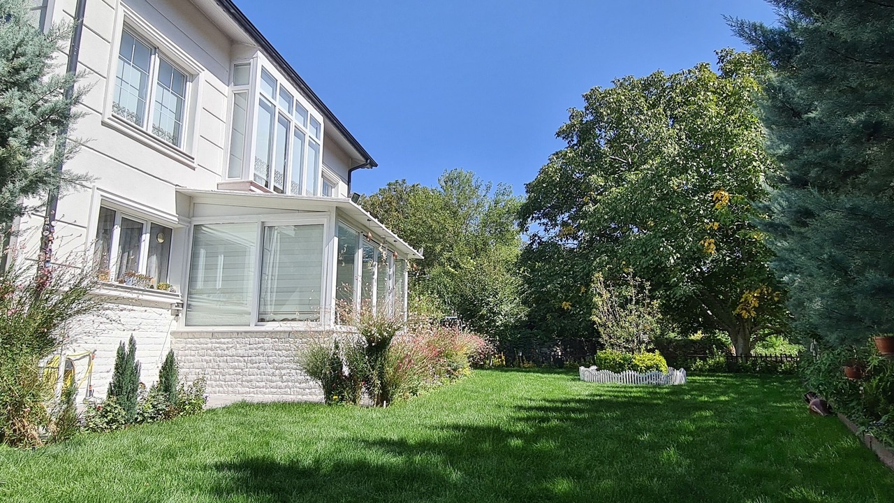 Photo of Outdoor in Nar
