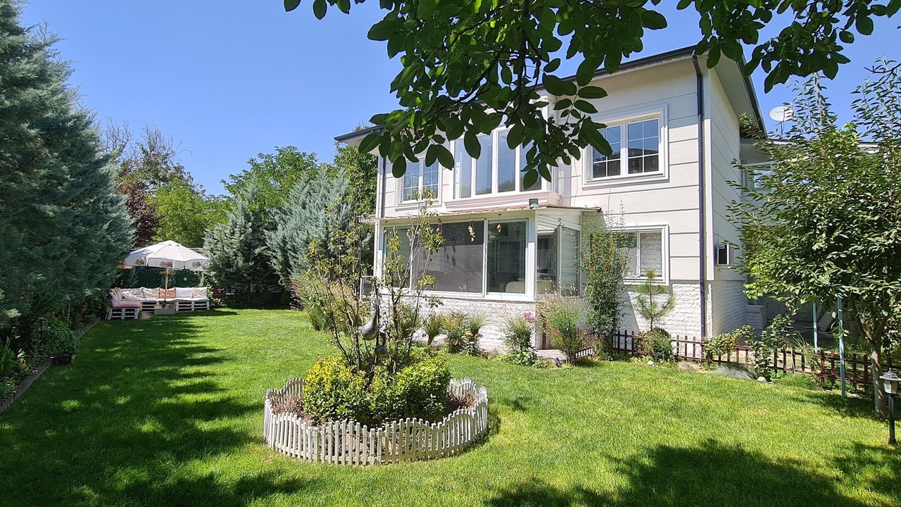 Photo of Outdoor in Nar