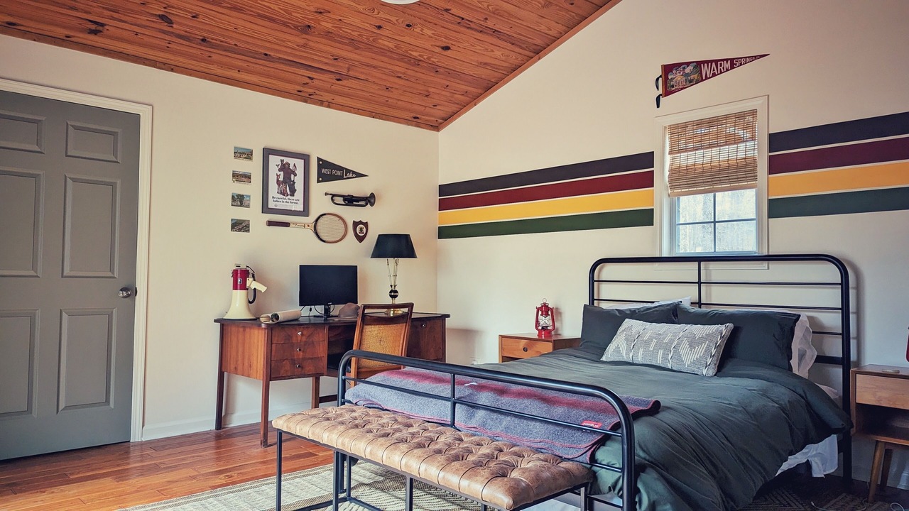 Photo of Bedroom in Chambers County