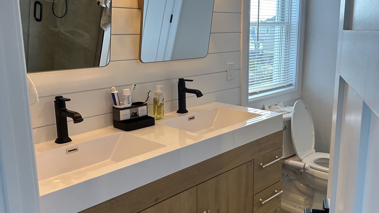 Photo of Bathroom in Beach Haven West