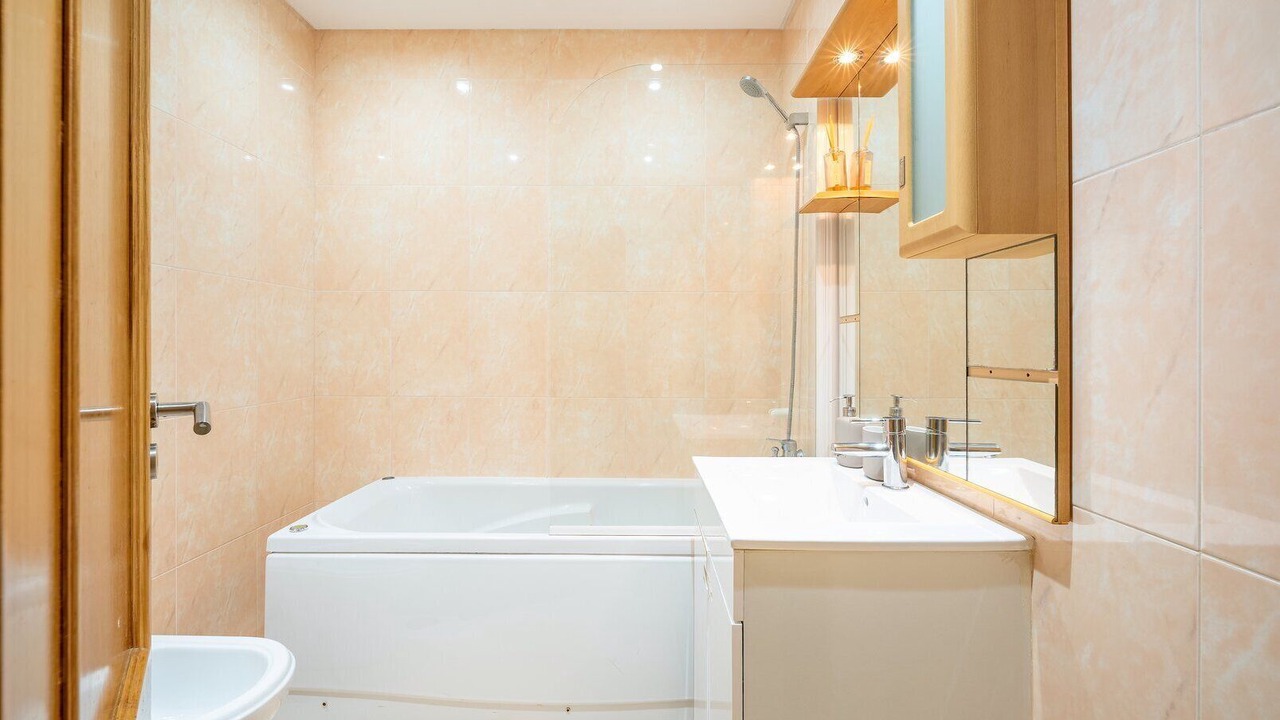 Photo of Bathroom in Amadora
