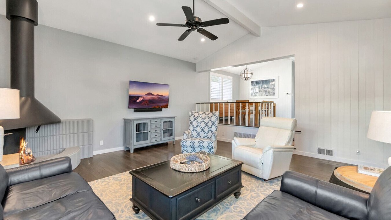 Photo of Livingroom in Corona del Mar