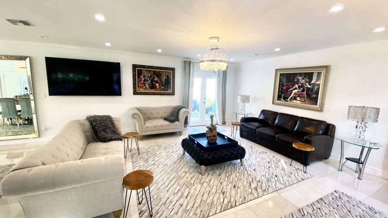 Photo of Livingroom in North Redondo