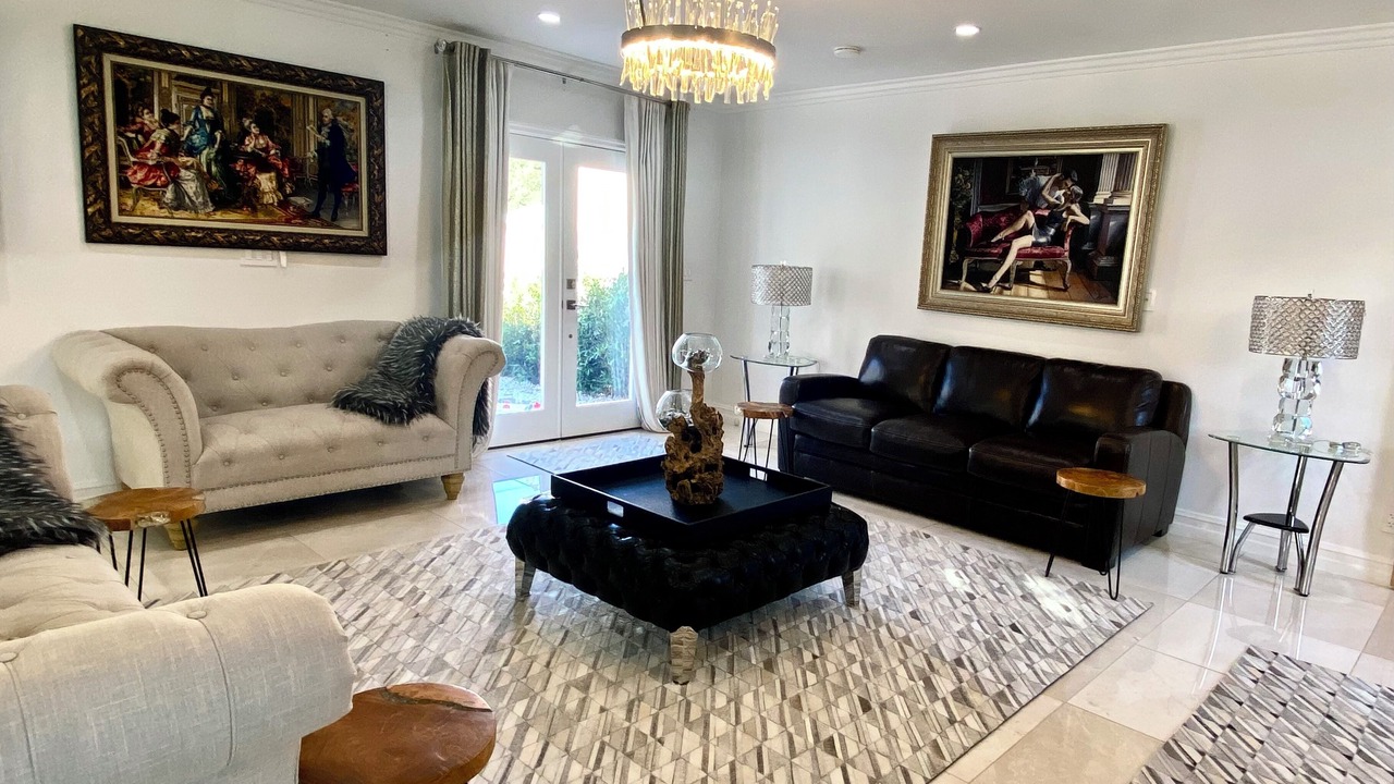 Photo of Livingroom in North Redondo