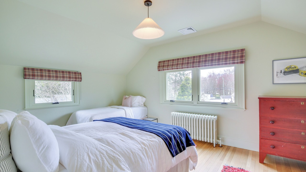 Photo of Bedroom in Cos Cob