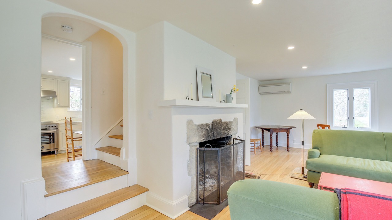 Photo of Bedroom in Cos Cob
