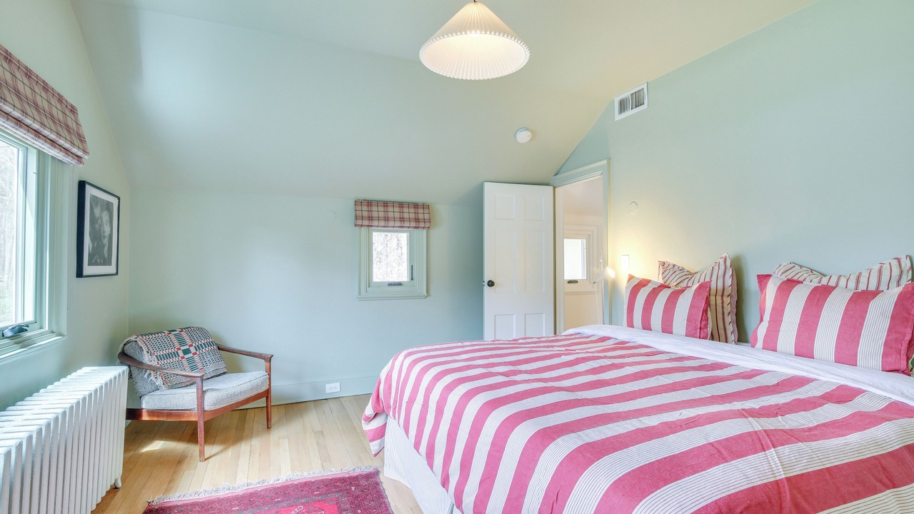 Photo of Bedroom in Cos Cob