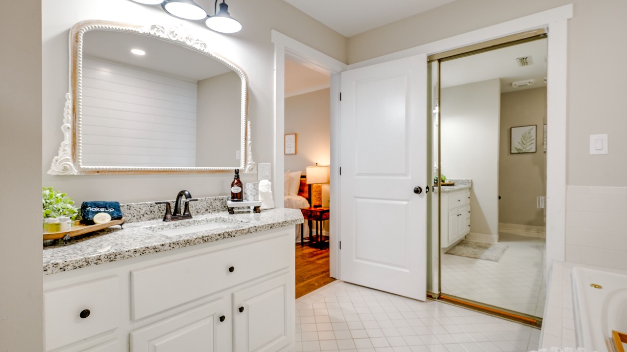 Photo of Bathroom in Centre