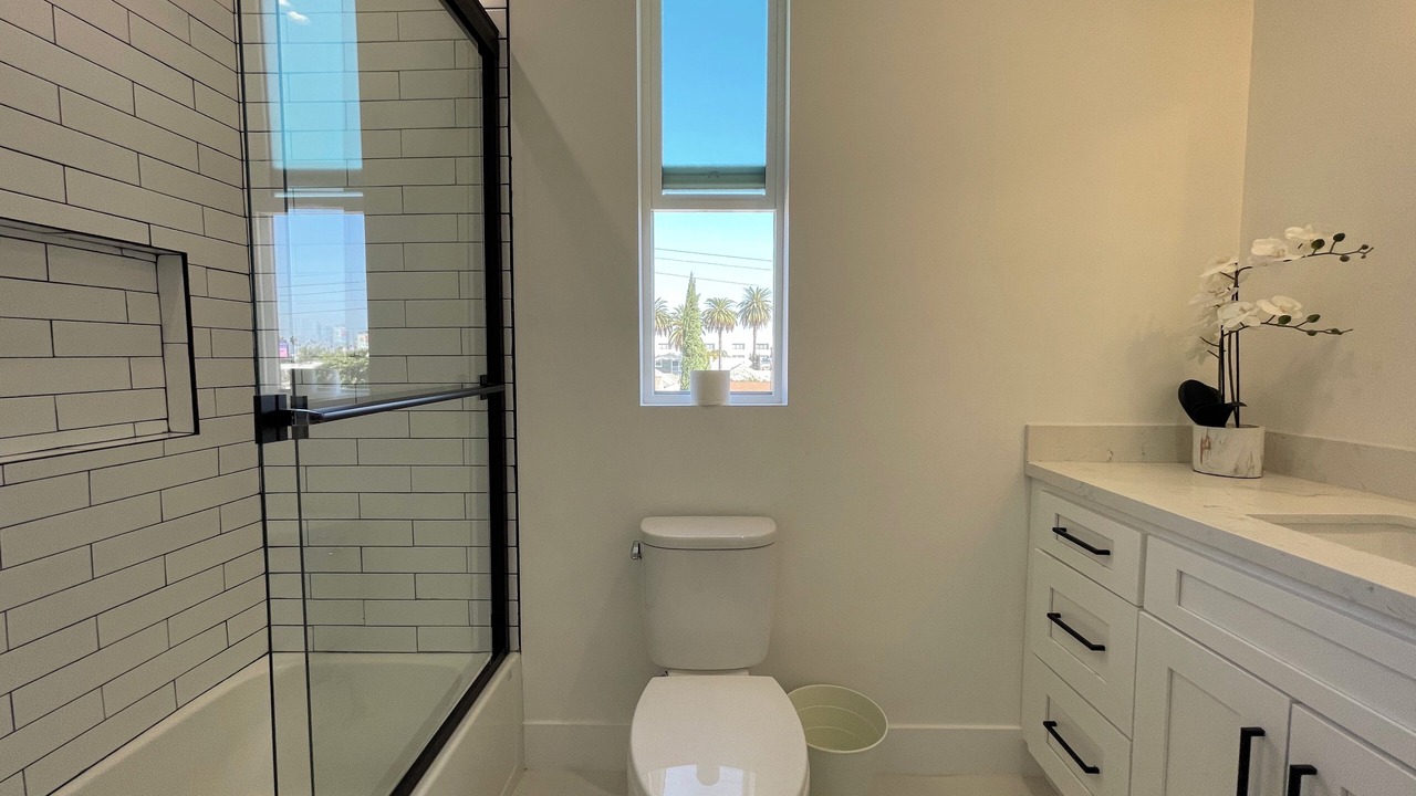 Photo of Bathroom in Wilshire