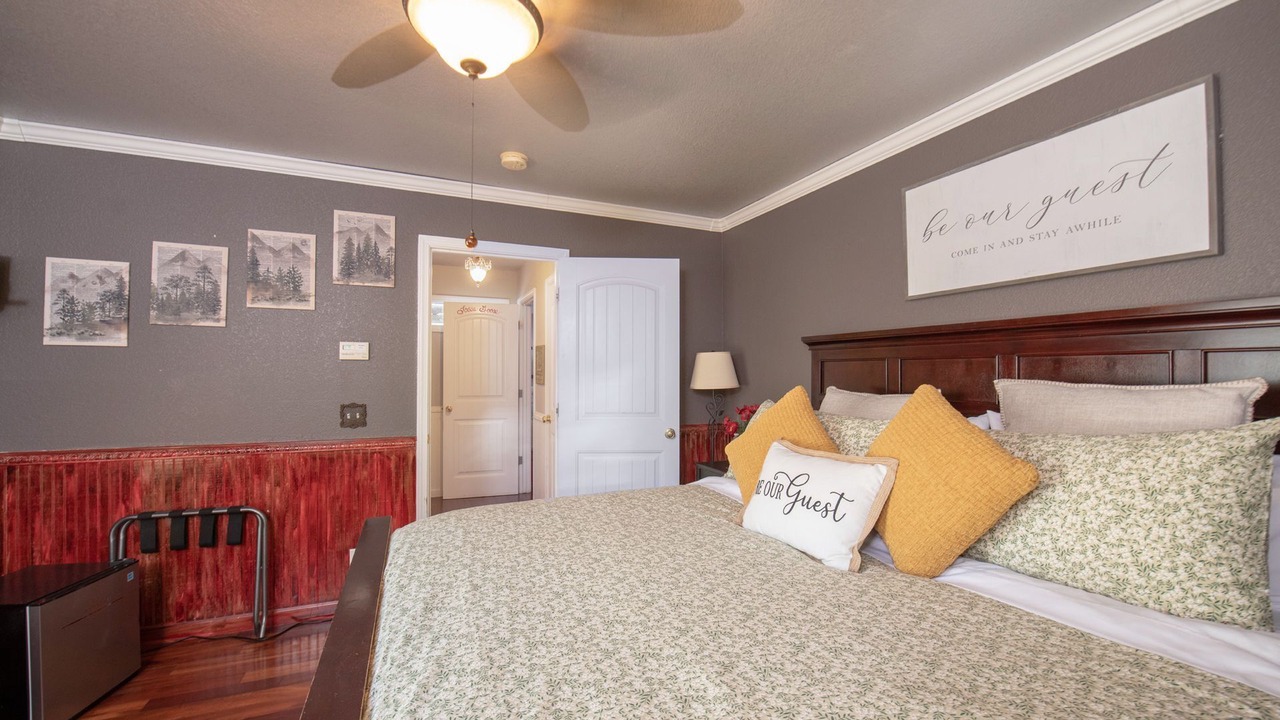 Photo of Bedroom in Shaver Lake