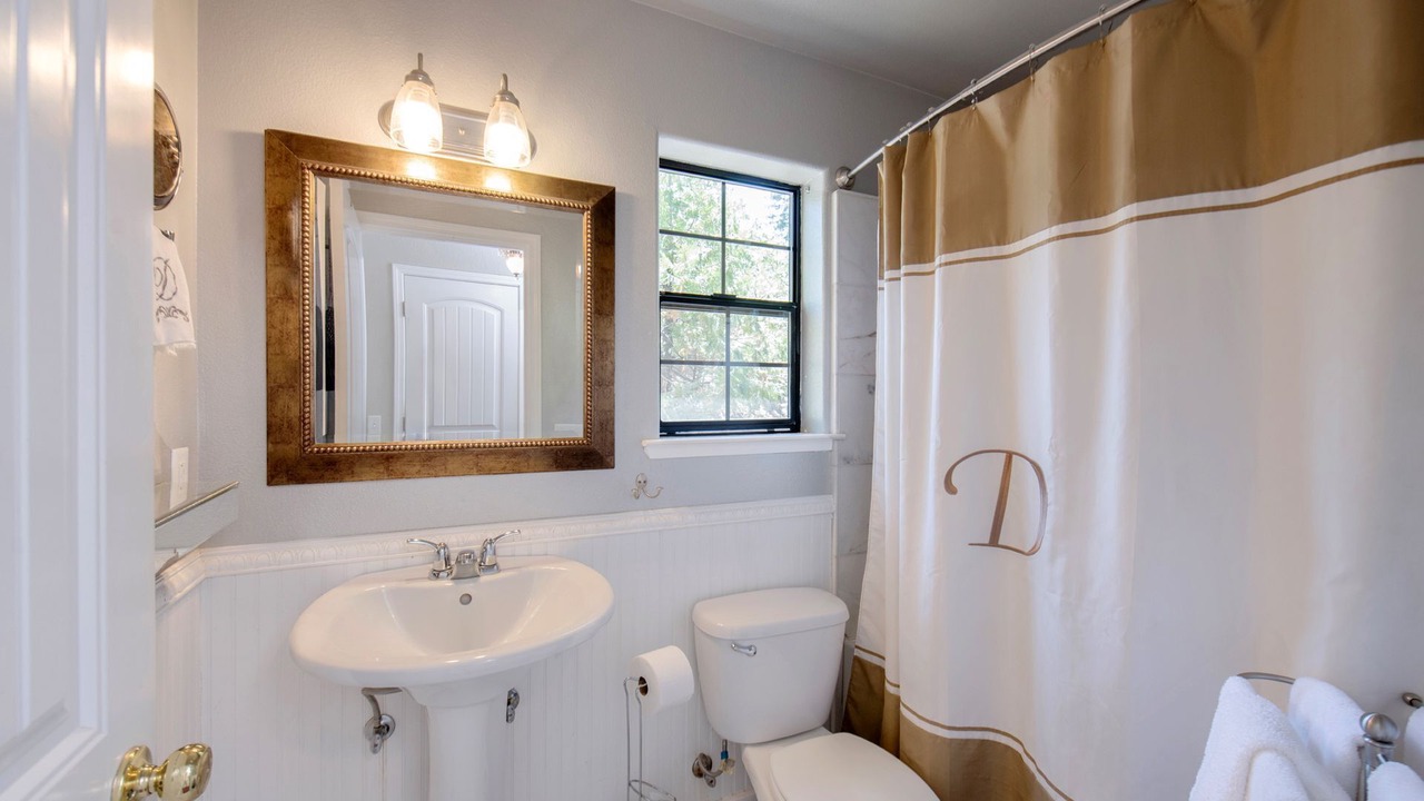 Photo of Bathroom in Shaver Lake