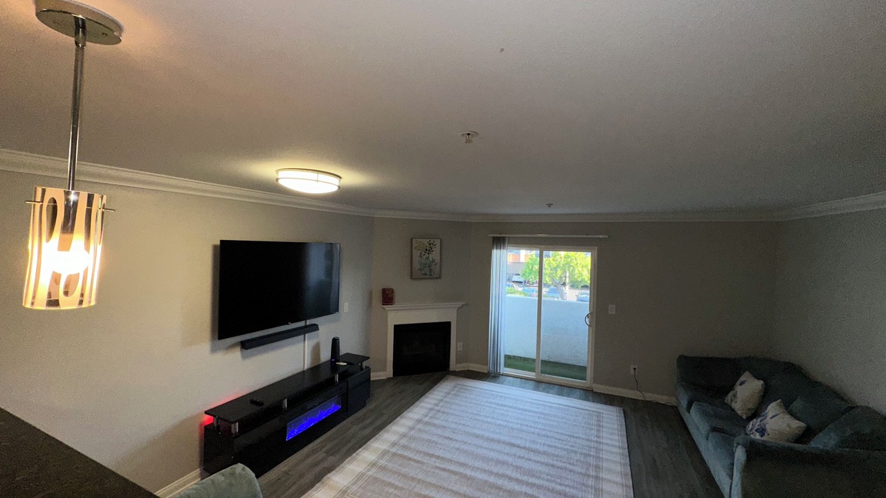 Photo of Livingroom in Warner Center