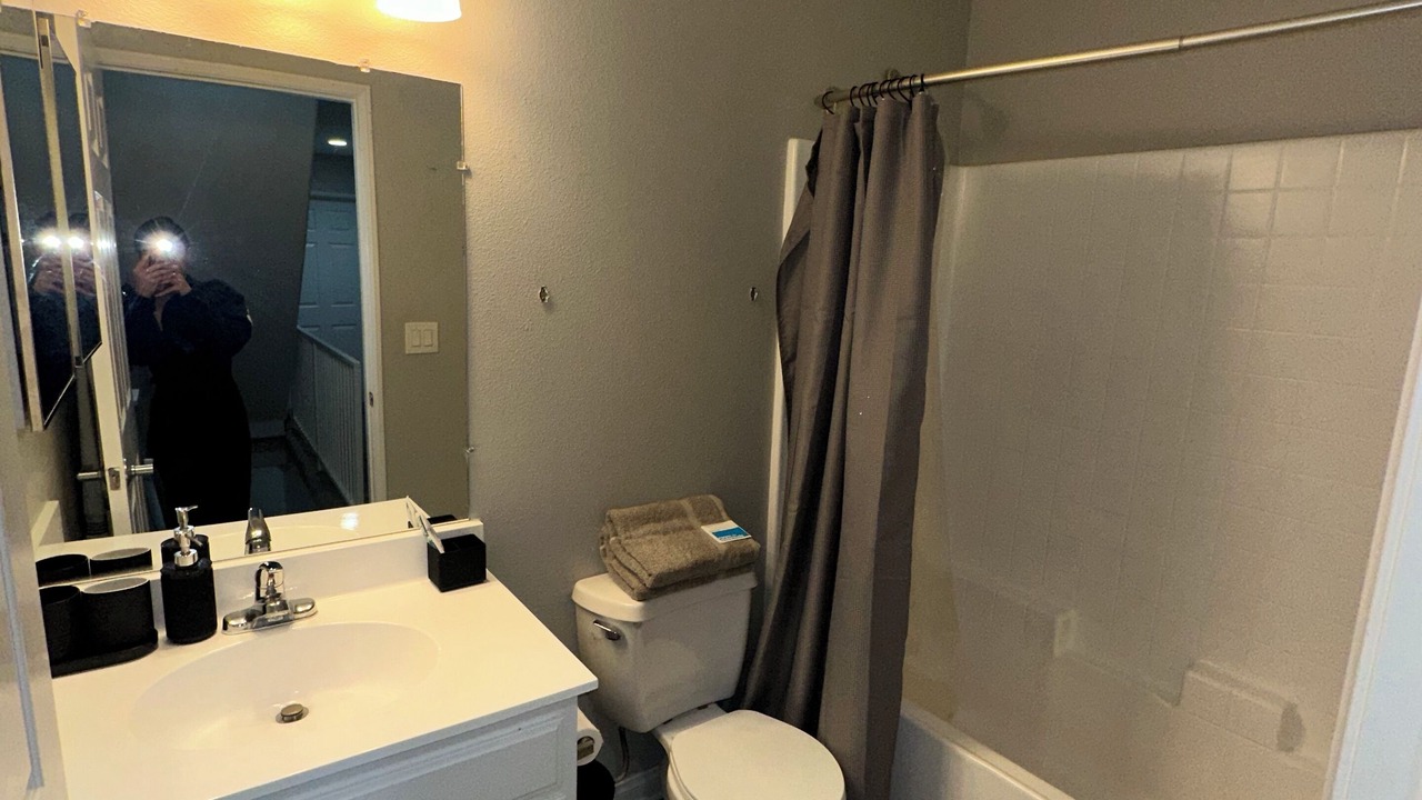 Photo of Bathroom in Warner Center