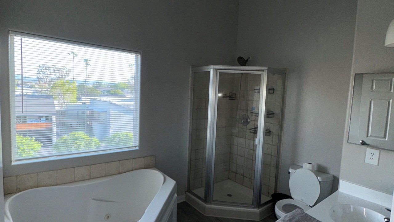 Photo of Bathroom in Warner Center