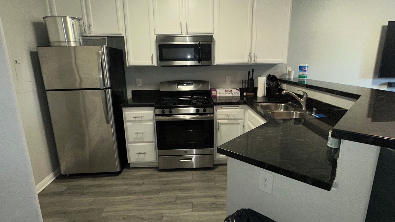Photo of Kitchen in Warner Center