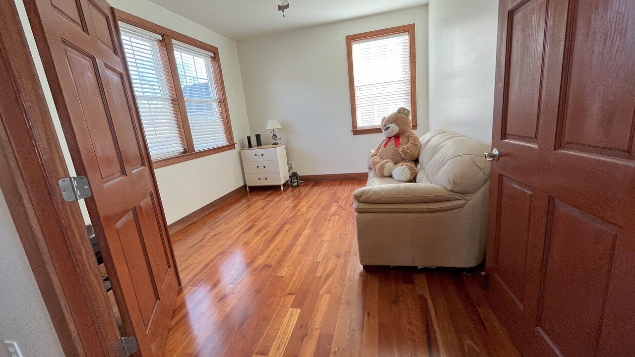 Photo of Livingroom in Oaks Corners
