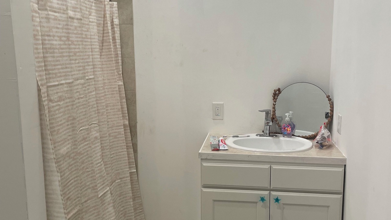 Photo of Bathroom in Green Turtle Cay