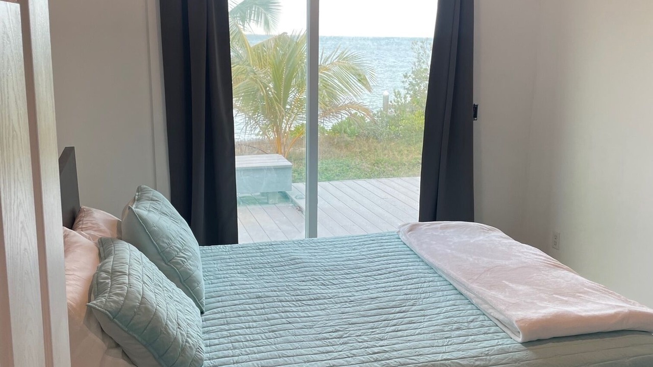 Photo of Bedroom in Green Turtle Cay