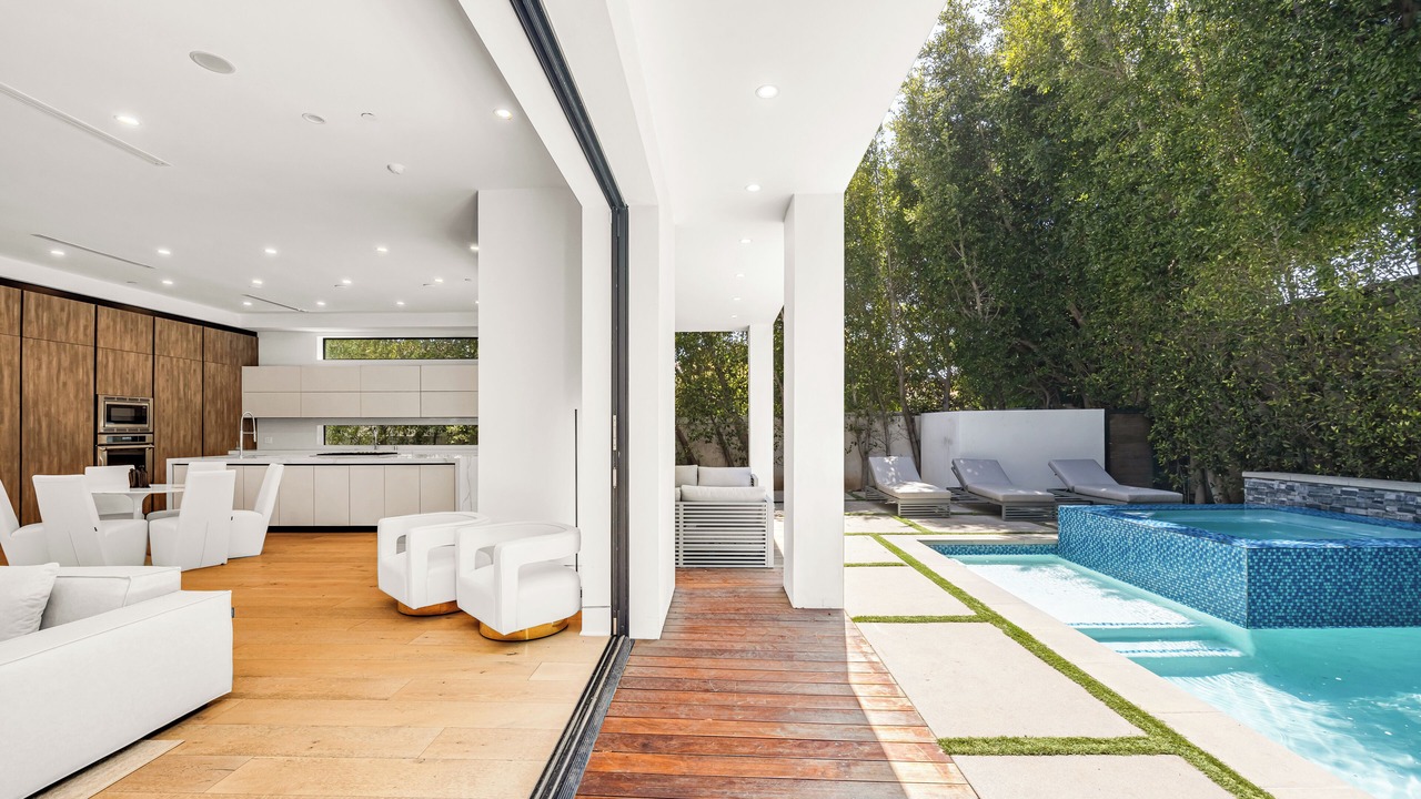 Photo of Outdoor in Mid City
