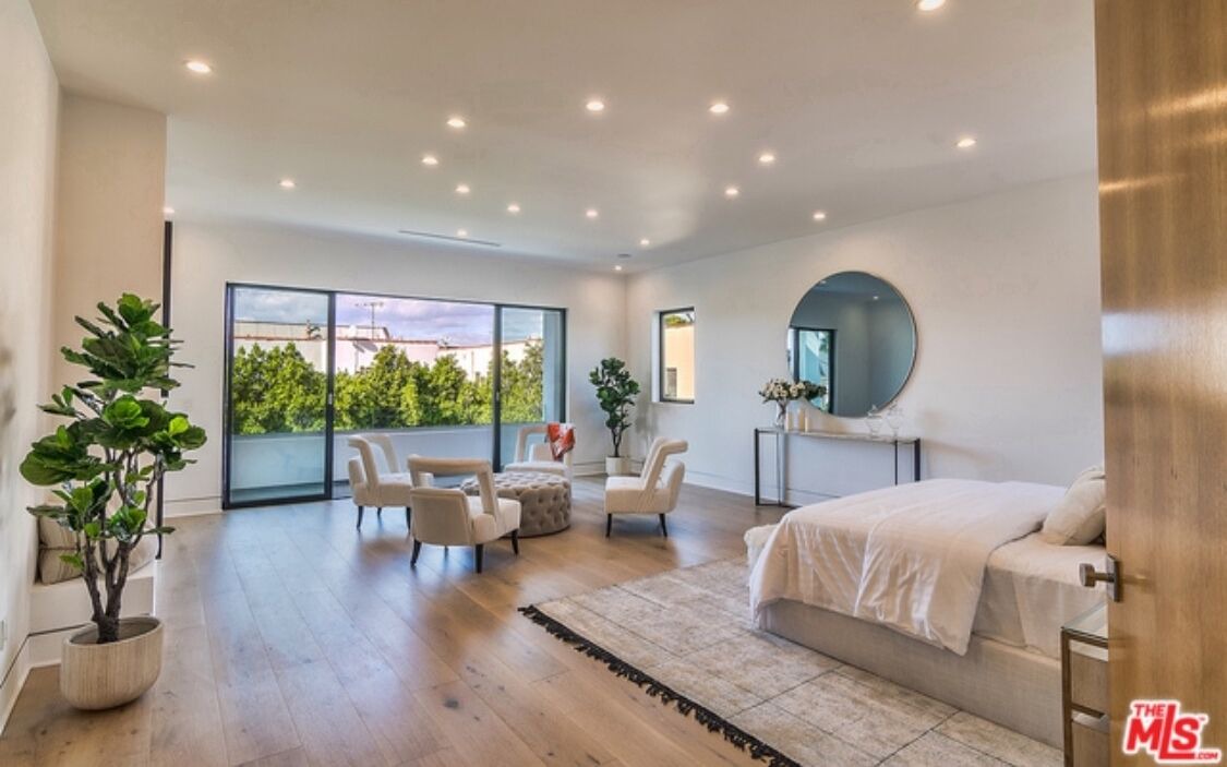 Photo of Bedroom in Mid City
