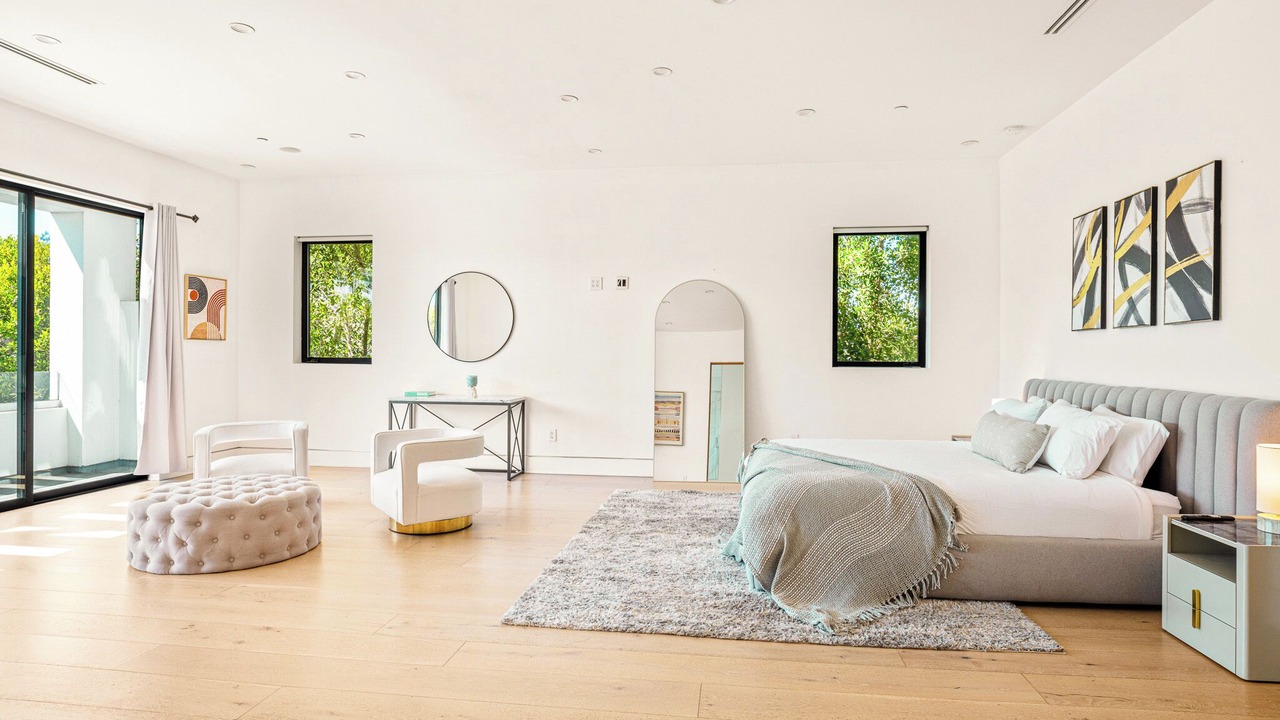Photo of Bedroom in Mid City