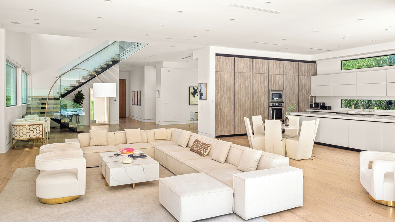 Photo of Livingroom in Mid City