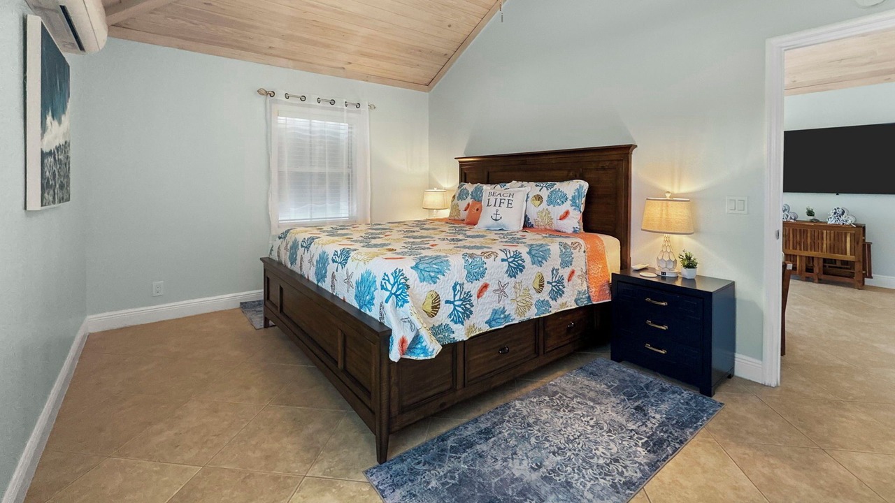 Photo of Bedroom in Treasure Cay