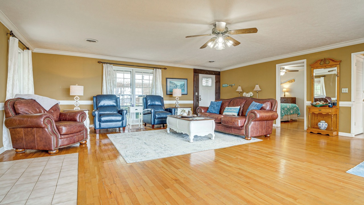 Photo of Livingroom in Leesburg