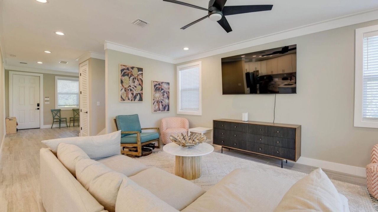 Photo of Livingroom in Midtown