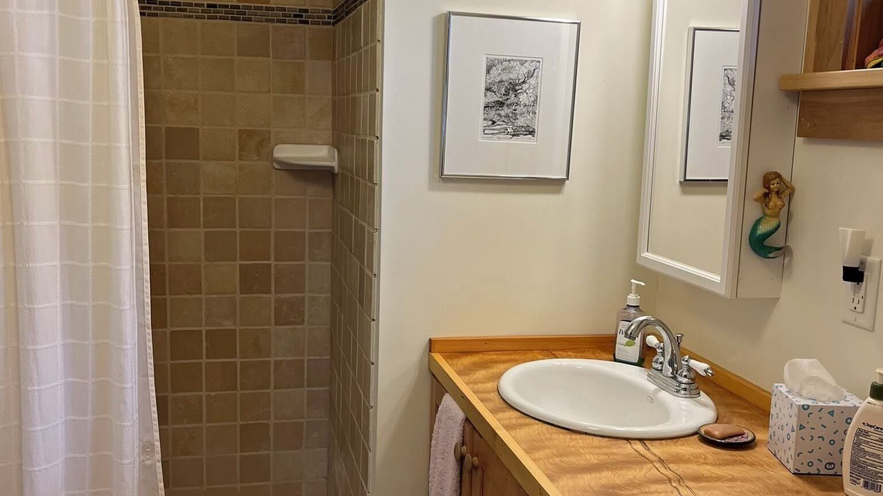 Photo of Bathroom in Poplar Ridge